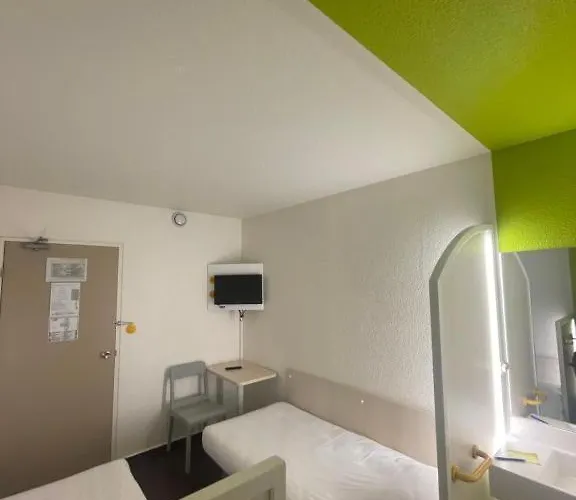 Unisotel Parc Des Exposition Ex F1 Готель Кольмар